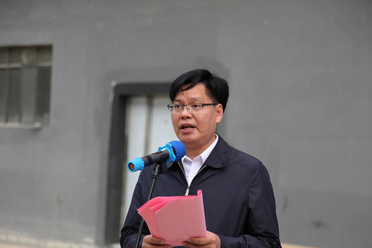 仪式并致辞。▲王方红宣布广西凭祥综合保税区内衣精深加工项目正式投产▲叶盛主持投产仪式并致辞叶盛代表广